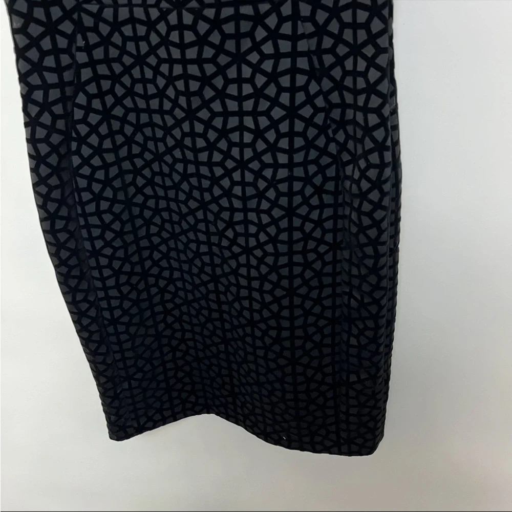 Calvin Klein Black Velvet Sheath Dress Knee Length Sleeveless Cocktail US 8 - Picture 3 of 8